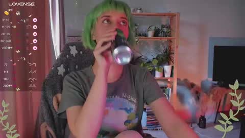 MylaFlores online show from 9, 3, 2025