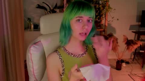 MylaFlores online show from 5, 10, 2025