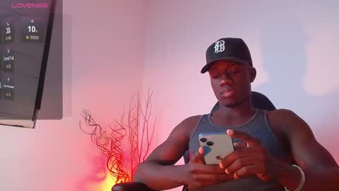 Mylo Wallace  online show from 20, 1, 2025