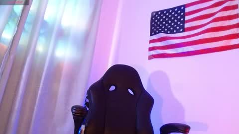 Mylo Wallace  online show from 29, 10, 2025