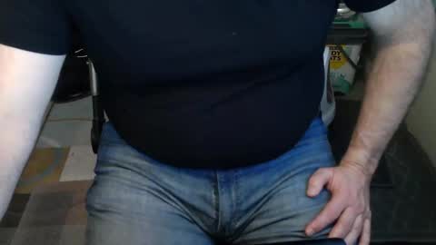 Just hanging out - No pressure online show from 8, 3, 2026