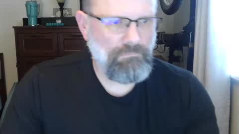 Just hanging out - No pressure online show from 7, 6, 2026