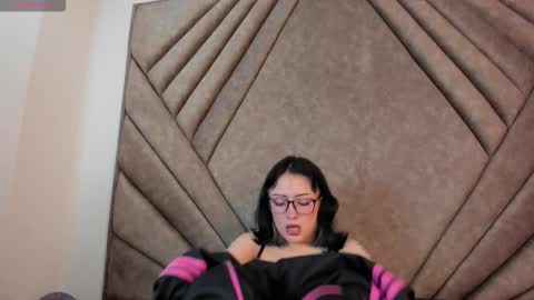 mythicall_girll online show from 28, 10, 2025