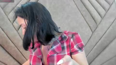 mythicall_girll online show from 3, 11, 2025