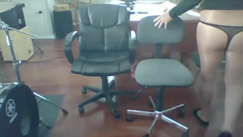 n2hosiery online show from 19, 6, 2026