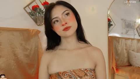 naamah_b online show from 2, 2, 2026