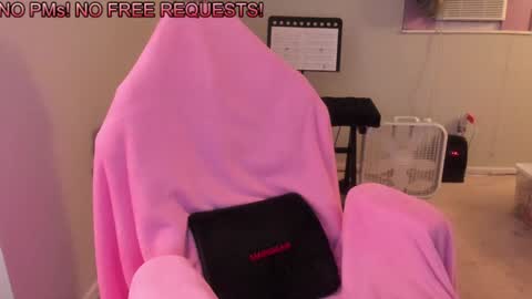 Natalie Marlo online show from 6, 2, 2025