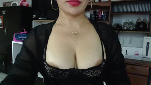 Nadia  online show from 3, 2, 2025