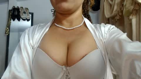 Nadia  online show from 22, 7, 2026