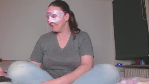 Nadine online show from 17, 12, 2024