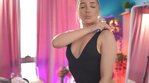 Nadia online show from 10, 3, 2026