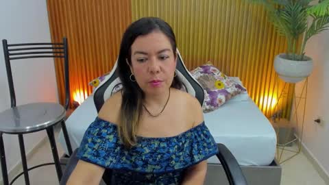 N A H I A online show from 25, 2, 2025