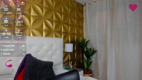 NahiaVictoria  online show from 23, 1, 2025