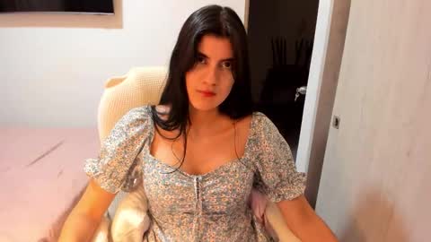 independent model online show from 4, 11, 2025