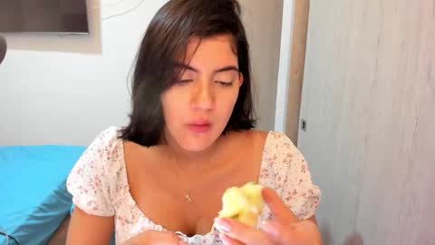 independent model online show from 5, 2, 2026