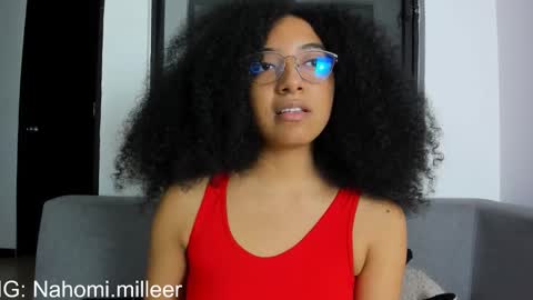 Snapshot of nahomi_miller_ chatting on 21, 12, 2025 Laura online show from 21, 12, 2025