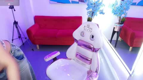 nahomi_velmont online show from 1, 6, 2026