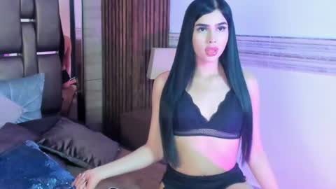 Nahomi Deluxe online show from 17, 7, 2026