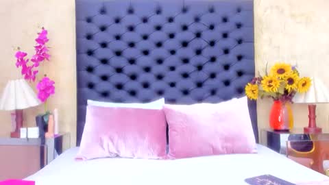 Nahomi  online show from 7, 10, 2025