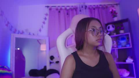 nahomy 2308 online show from 25, 5, 2026