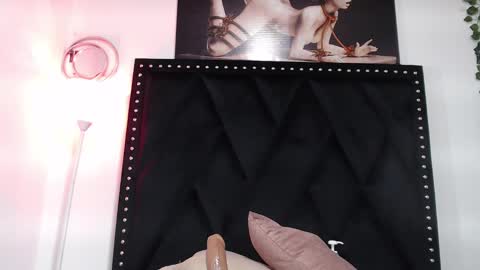 Naia x online show from 5, 2, 2025