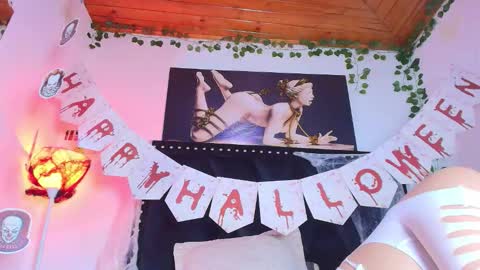 Naia x online show from 17, 10, 2025