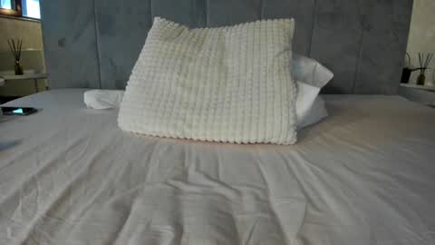 Naila online show from 5, 2, 2025