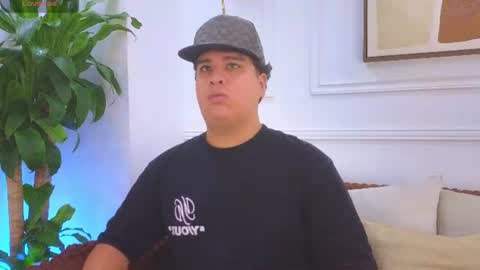 naimruiz_ online show from 19, 7, 2026