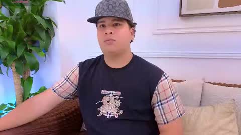 naimruiz_ online show from 22, 7, 2026