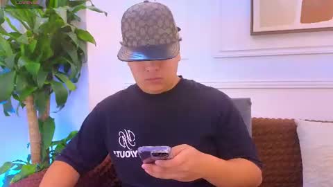 naimruiz_ online show from 27, 7, 2026
