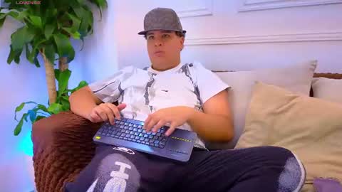naimruiz_ online show from 28, 7, 2026