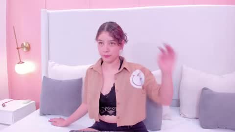 Snapshot of naira_velvet chatting on 18, 6, 2026 N A I R A online show from 18, 6, 2026