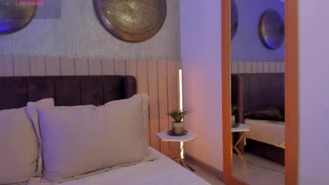 Naisha Ford online show from 12, 11, 2025