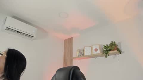 Snapshot of nakamura_san chatting on 23, 12, 2025 INSTAGRAM m2221 online show from 23, 12, 2025