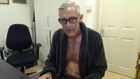 nakedcarpenteruk online show from 13, 11, 2025
