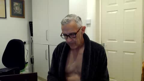 nakedcarpenteruk online show from 21, 5, 2026