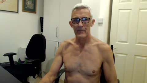 nakedcarpenteruk online show from 14, 6, 2026