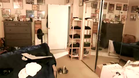 Snapshot of nakedmonkey chatting on 24, 11, 2025 nakedmonkey online show from 24, 11, 2025