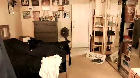 nakedmonkey online show from 28, 7, 2026
