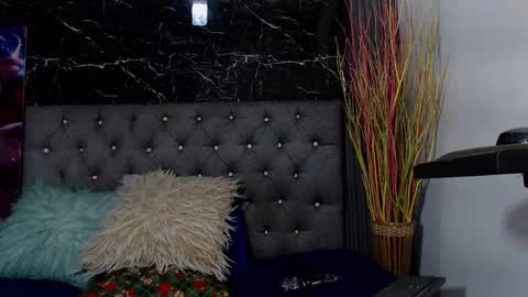 Snapshot of nalaroy chatting on 30, 12, 2024 NALAROY online show from 30, 12, 2024