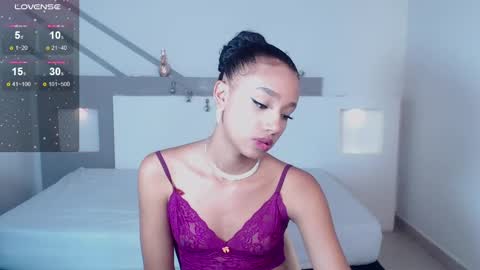 Namoi Smith online show from 31, 12, 2024