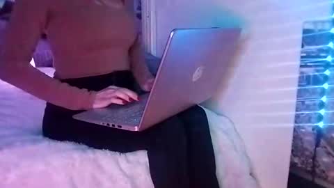 nancyybonita online show from 18, 1, 2025