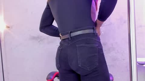 Naomi Blair online show from 30, 3, 2026