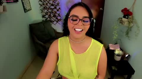 Snapshot of naomi_aniston chatting on 19, 6, 2026 naomi_aniston online show from 19, 6, 2026