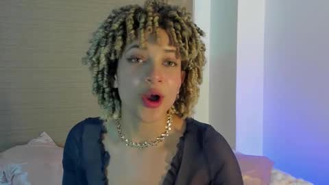 Snapshot of naomidawsonn chatting on 14, 1, 2026 naomidawson online show from 14, 1, 2026