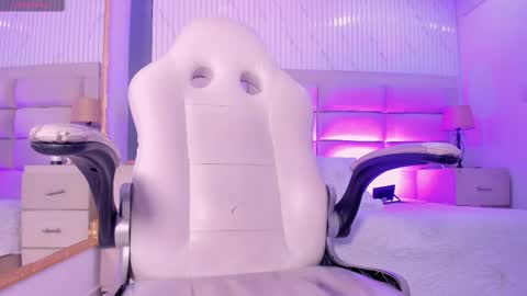 Naomi Frost online show from 31, 1, 2026