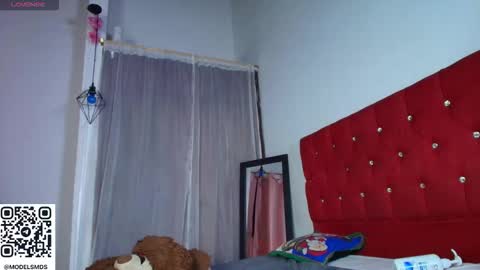 Snapshot of naomii_campbelll chatting on 4, 12, 2025 Naomi Campbel online show from 4, 12, 2025