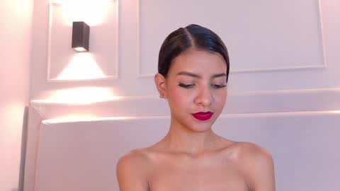 Naomi Klarc online show from 21, 12, 2024