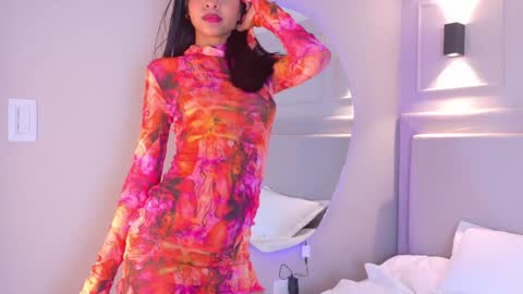 Naomi Klarc online show from 28, 1, 2025