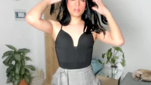 Naomi Moore online show from 11, 4, 2026